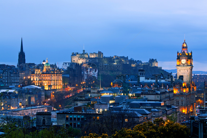 爱丁堡苏格兰市风景摩天大楼城堡日落文化首都天际光灯旅游城市地标图片