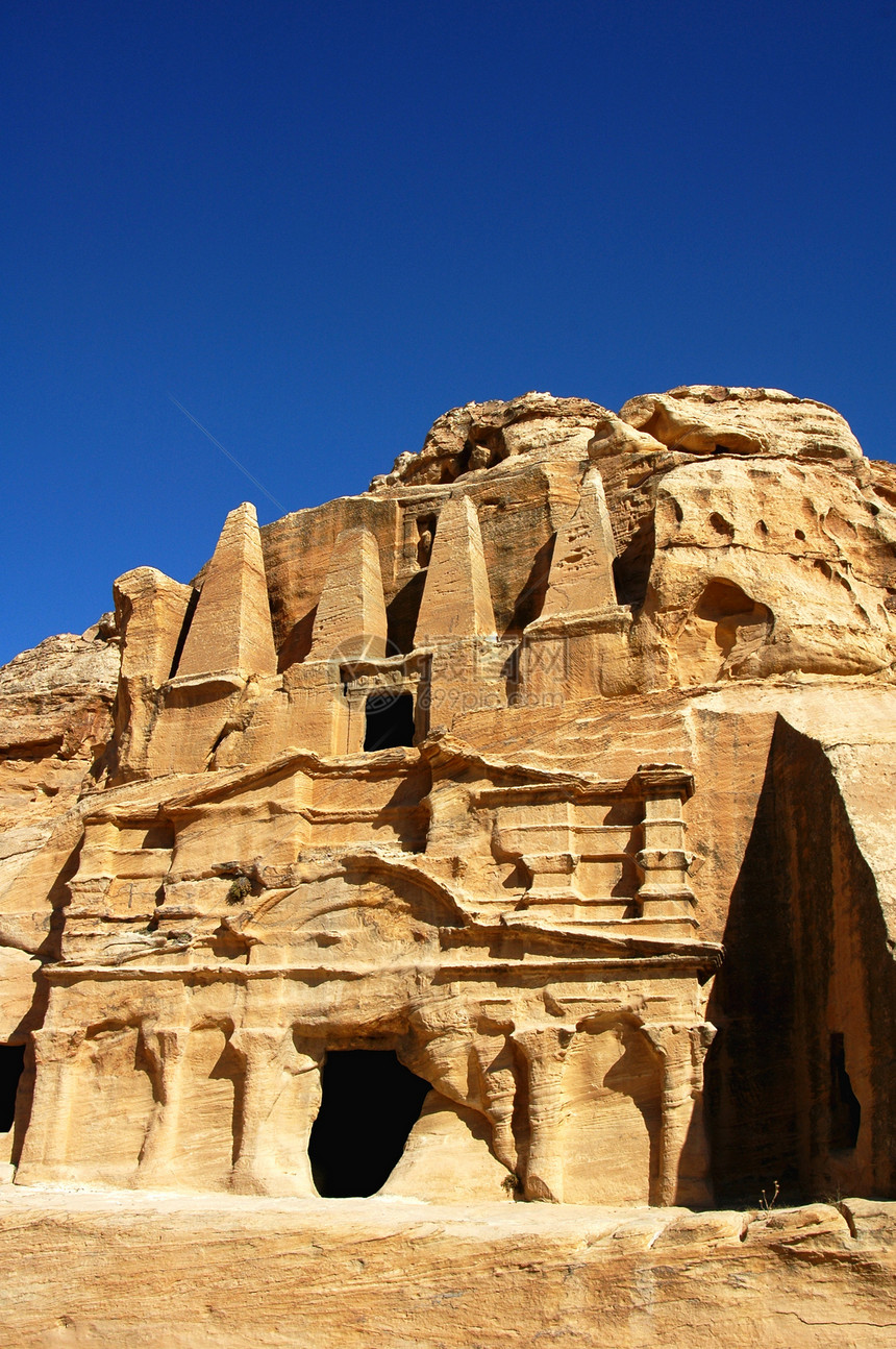 约旦佩特拉峡谷文化柱子山沟旅游岩石作品建筑天空洞穴图片