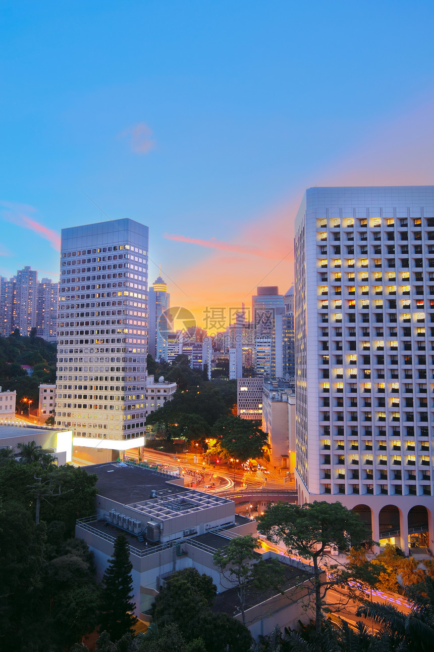 晚上在香港的办公大楼建筑办公室商业城市天际旅行天空日落市中心玻璃图片