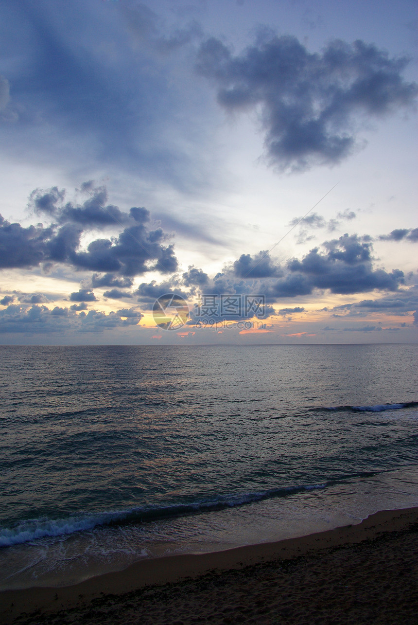 日落天气地平线太阳天际阳光反射天空气候橙子海岸线图片