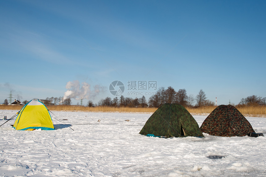 冬季渔民帐篷图片