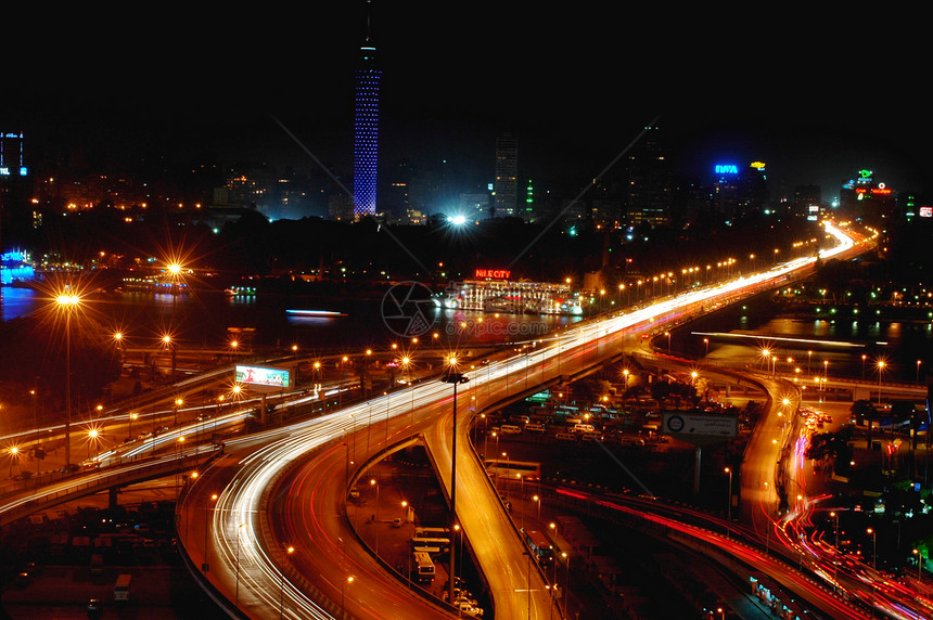埃及开罗夜间场景旅游汽车建筑城市商业旅行中心运动天空摩天大楼图片