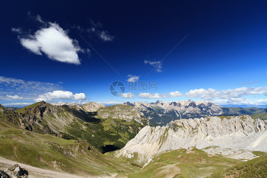 蒙佐尼河谷 意大利多洛米人蓝色高山远足顶峰风景旅行小路公园全景岩石图片