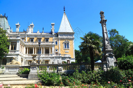斯大林亚历山大三世皇帝的宫殿历史住房博物馆建筑学天空阳台蓝色植物温泉玫瑰背景