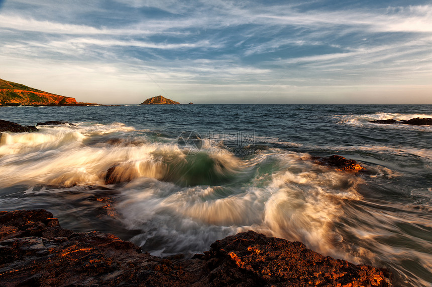 海布鲁克湾游客旅游风景岩石旅行太阳海浪天空海岸线支撑图片