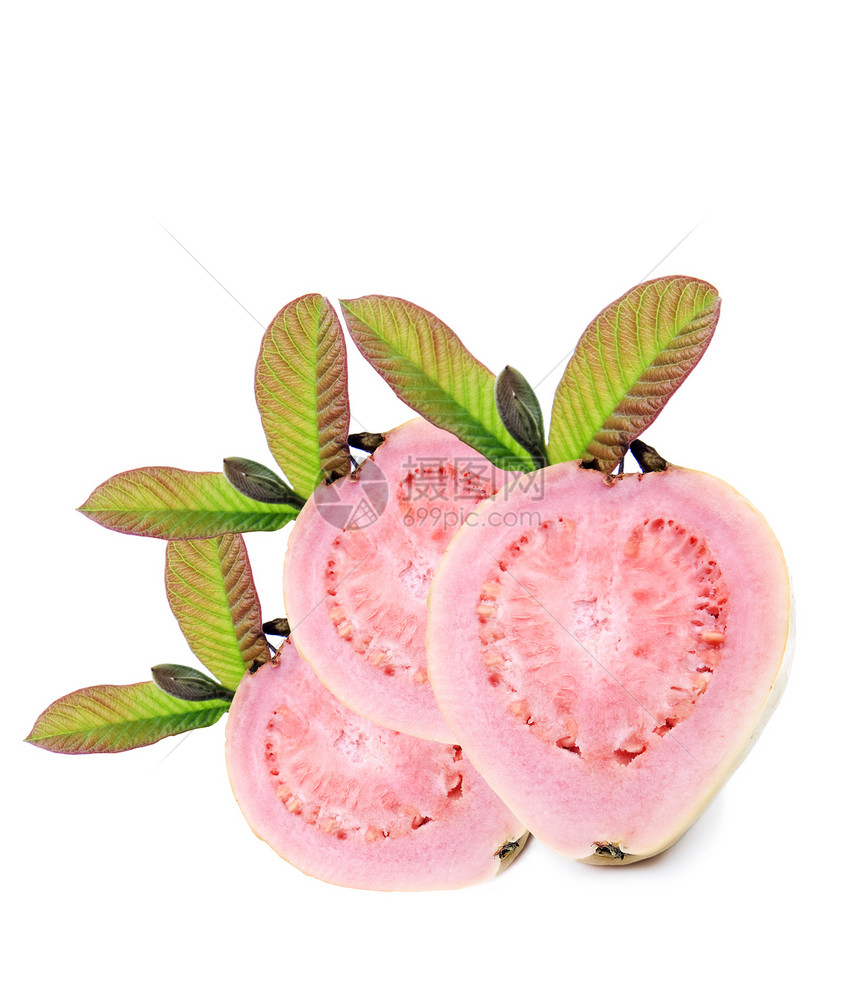 新鲜 健康的粉红夸巴水果 叶子在纯白色背景上 有文字空间图片