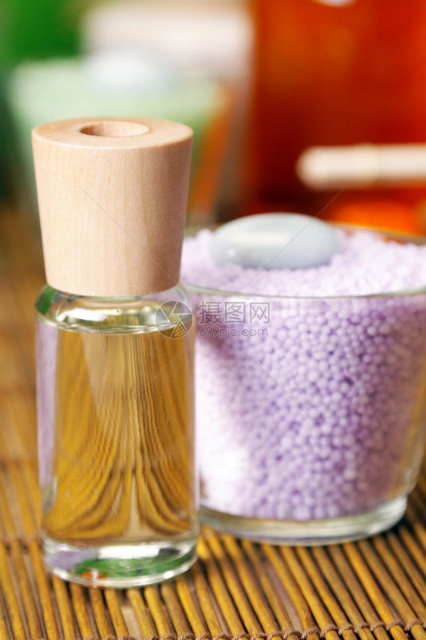 斯帕和美 芳香和油奢华石头蜡烛疗法草本浴室温泉瓶子毛巾液体图片