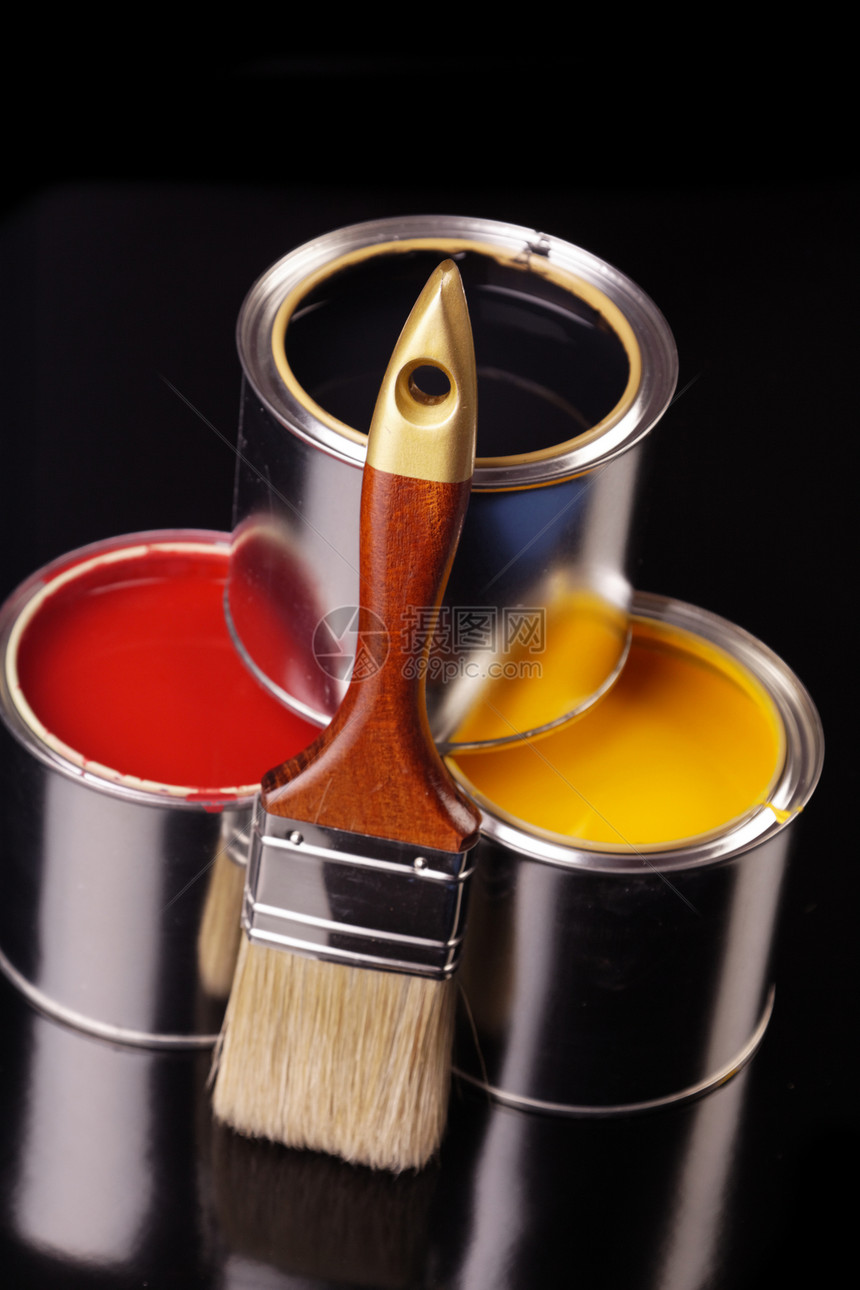 油漆罐金属黄色画笔画家染料刷子液体颜料白色创造力图片