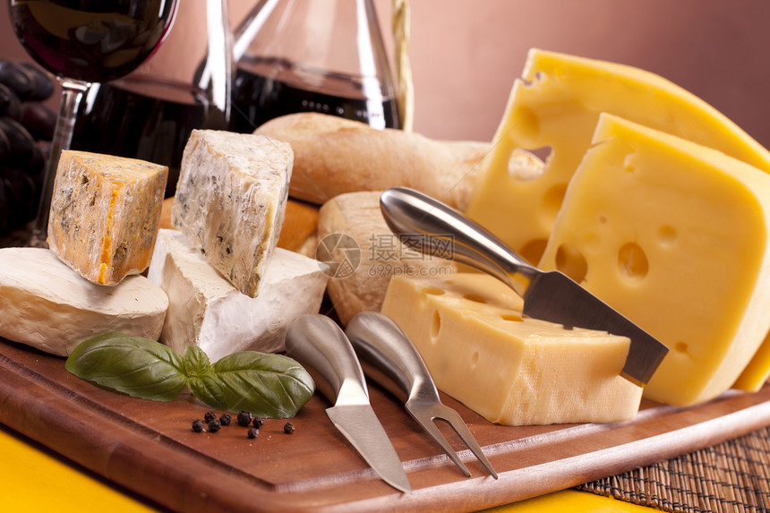 奶酪和葡萄酒配制农场胡椒饮料小吃午餐食物美食生活团体木板图片