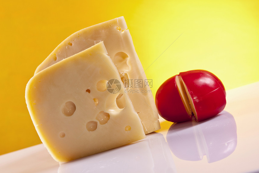 奶酪和葡萄酒配制瓶子奶制品作品黄色美食团体饮料红色白色食物图片