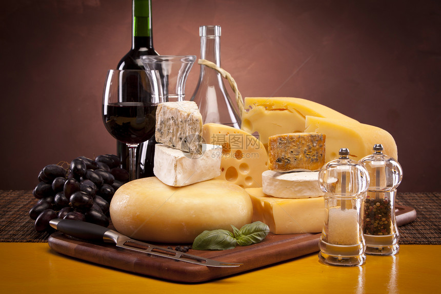 奶酪和葡萄酒配制瓶子食物午餐农场玻璃生活牛奶美食木头饮料图片
