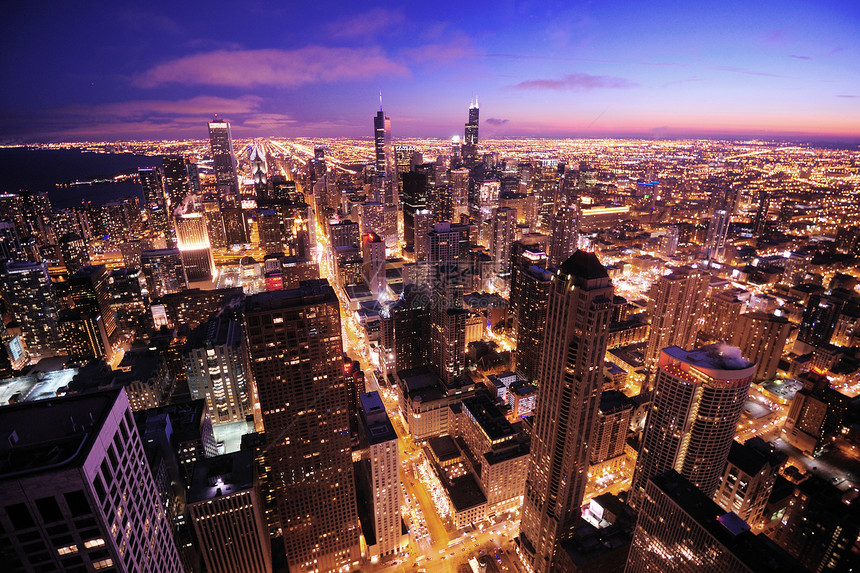 夜间的芝加哥建筑图片
