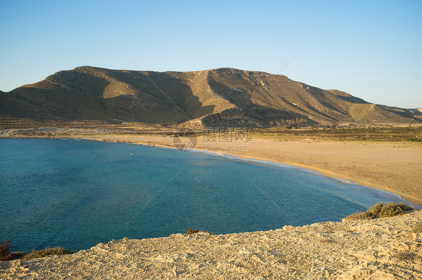 罗德奎拉尔湾晴天阳光海岸游戏机海滩自然公园水平火山岩石图片