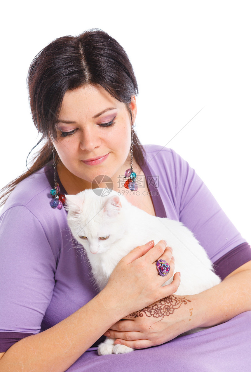 年轻女人抓着白猫庇护所抹布女孩女士眼睛动物小猫胡须快乐家庭图片