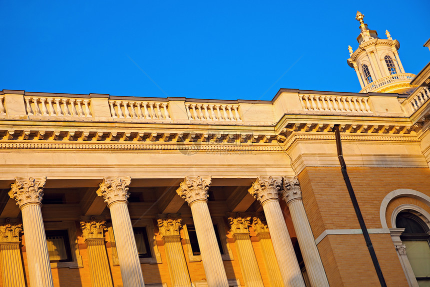 马萨诸塞州立法院日落城市柱子建筑市中心窗户天空蓝色历史性旅行图片