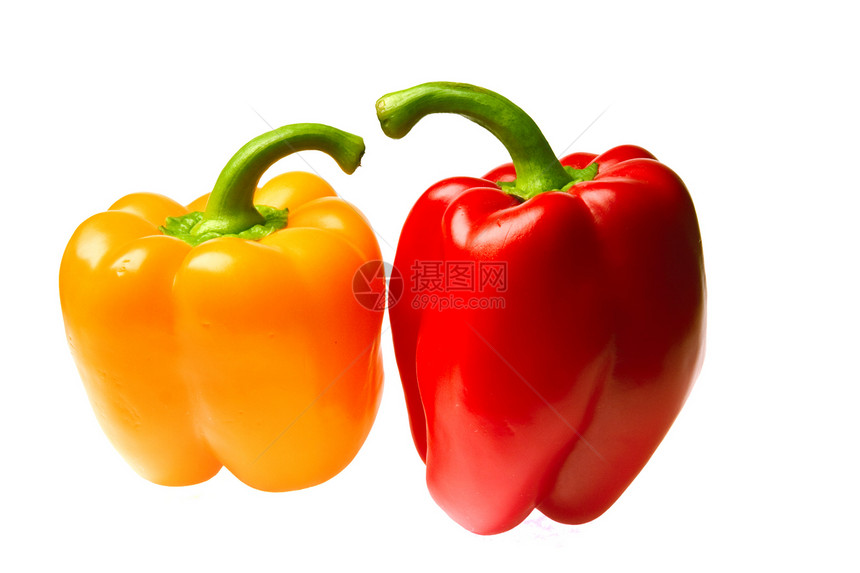 优秀的红色和黄色辣椒白色背景上覆盖的水滴橙子团体厨房香料液体食物烹饪蔬菜小吃营养图片