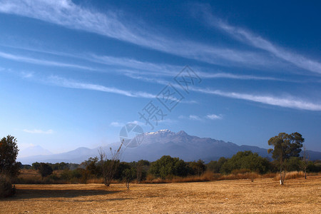 墨西哥火山天空风景陨石顶峰全景高清图片