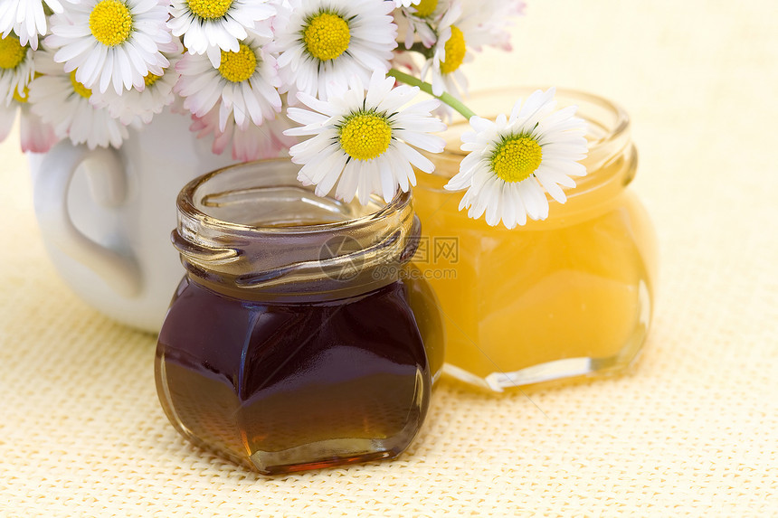 蜜蜂和椰枣味道芳香雏菊玻璃产品甜点粉色食物营养流感图片