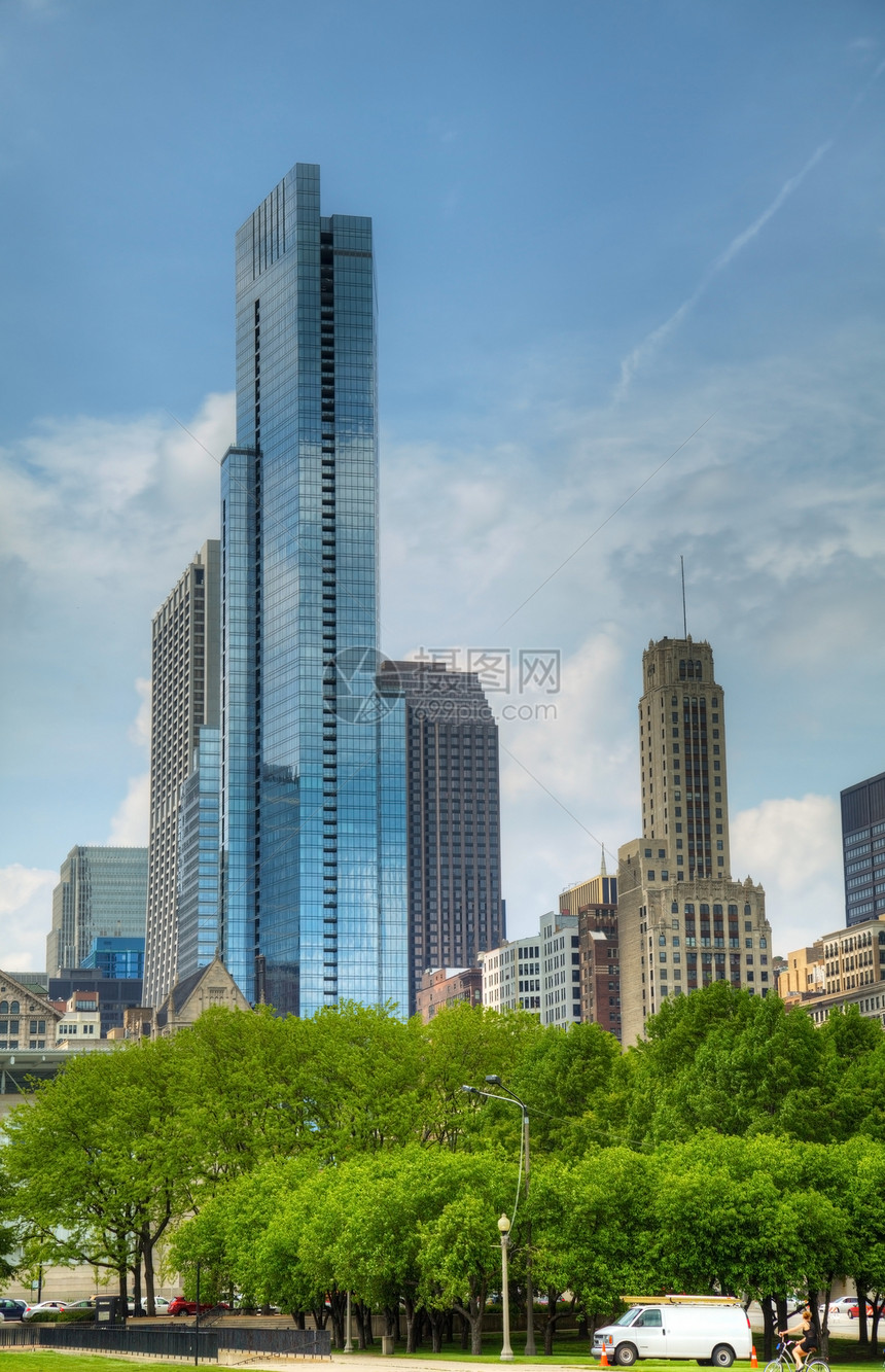 芝加哥市中心 IL金融景观晴天天空城市办公室风景全景场景摩天大楼图片
