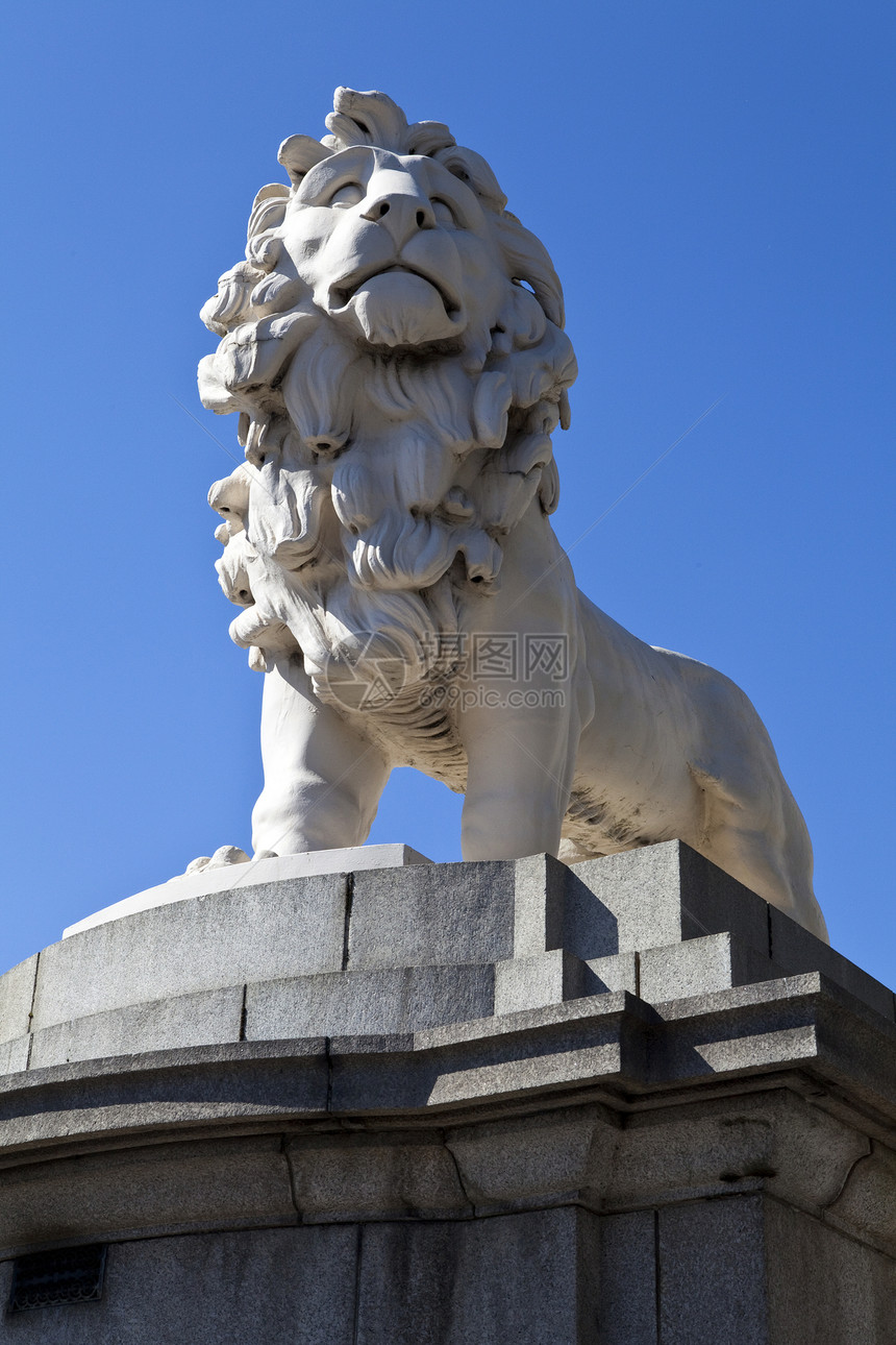 威斯敏斯特桥上的Coade Coade石石狮旅行旅游观光历史城市英语雕像艺术石头地标图片