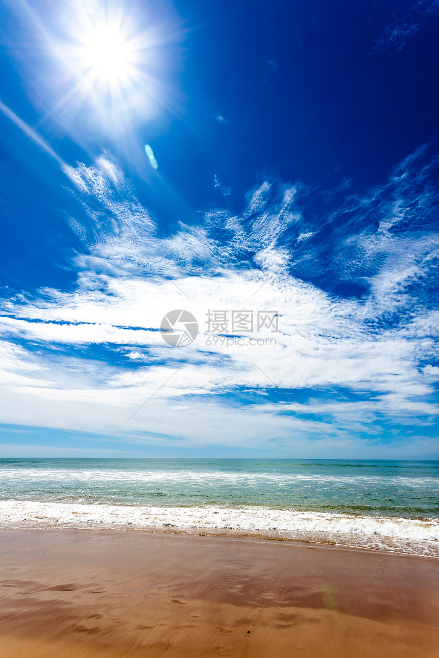 托雷戈尔达海滩季节阳光天空蓝色海景海岸线海浪太阳自然旅行图片