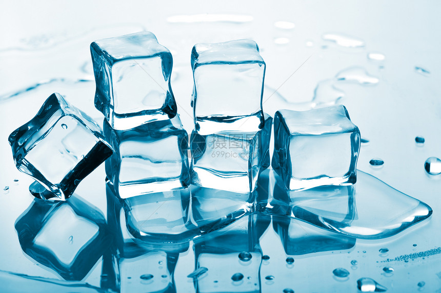融化的冰块冰箱水分蓝色生态环境冻结白色调子反射液体图片