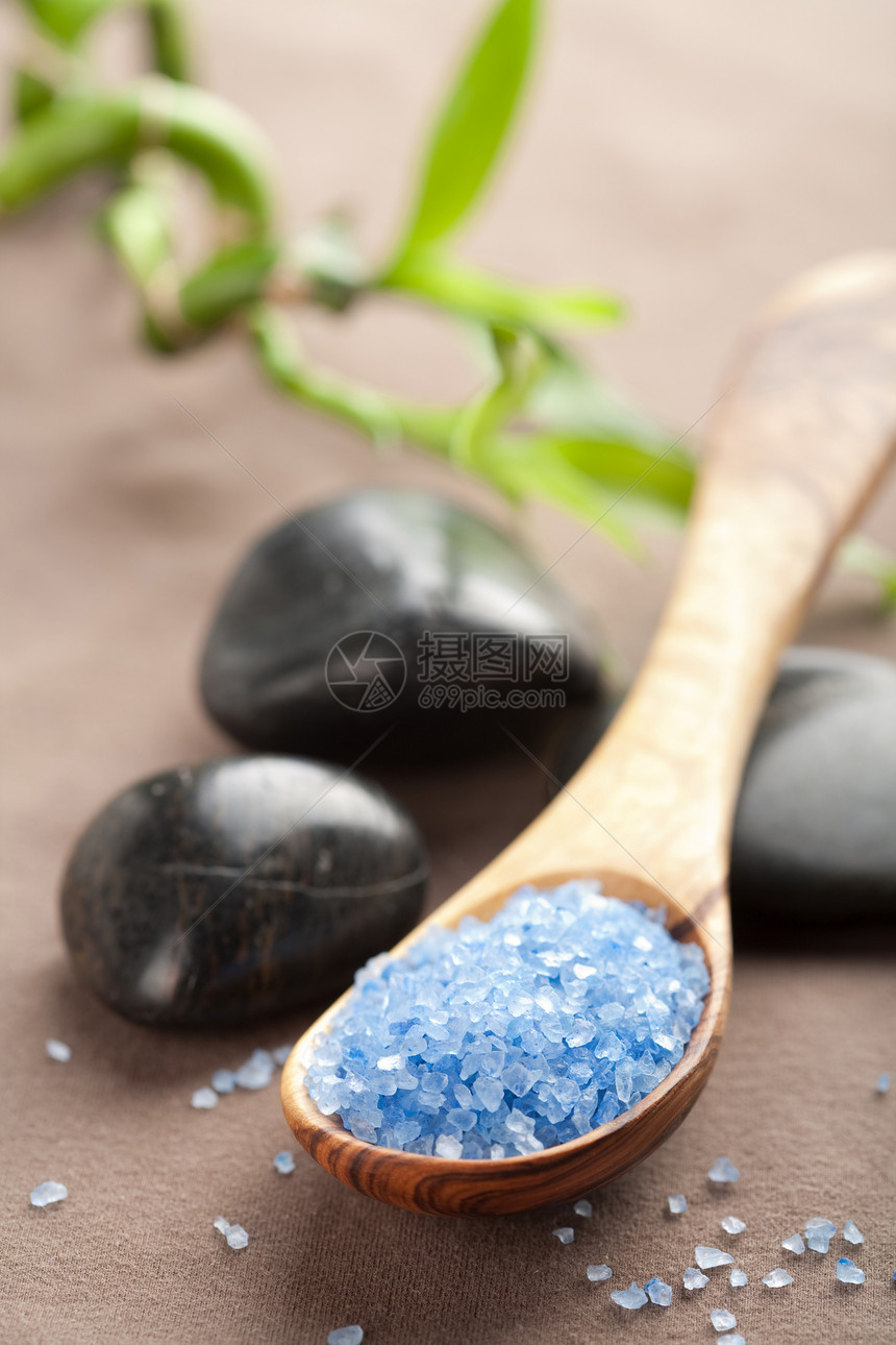 草药盐和温泉石木头奢华药品冥想石头治疗按摩竹子岩石环境图片