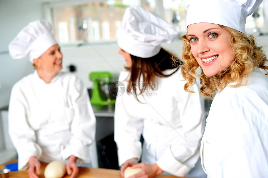 专业女厨师组群图片