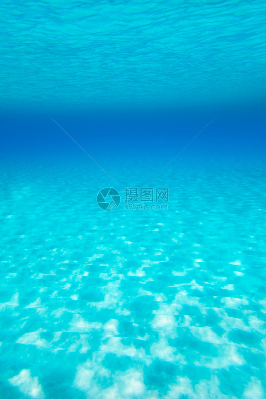 热带海滩的蓝色绿绿绿绿水下视图液体地平线海洋地标海浪天堂假期青色波纹石头图片