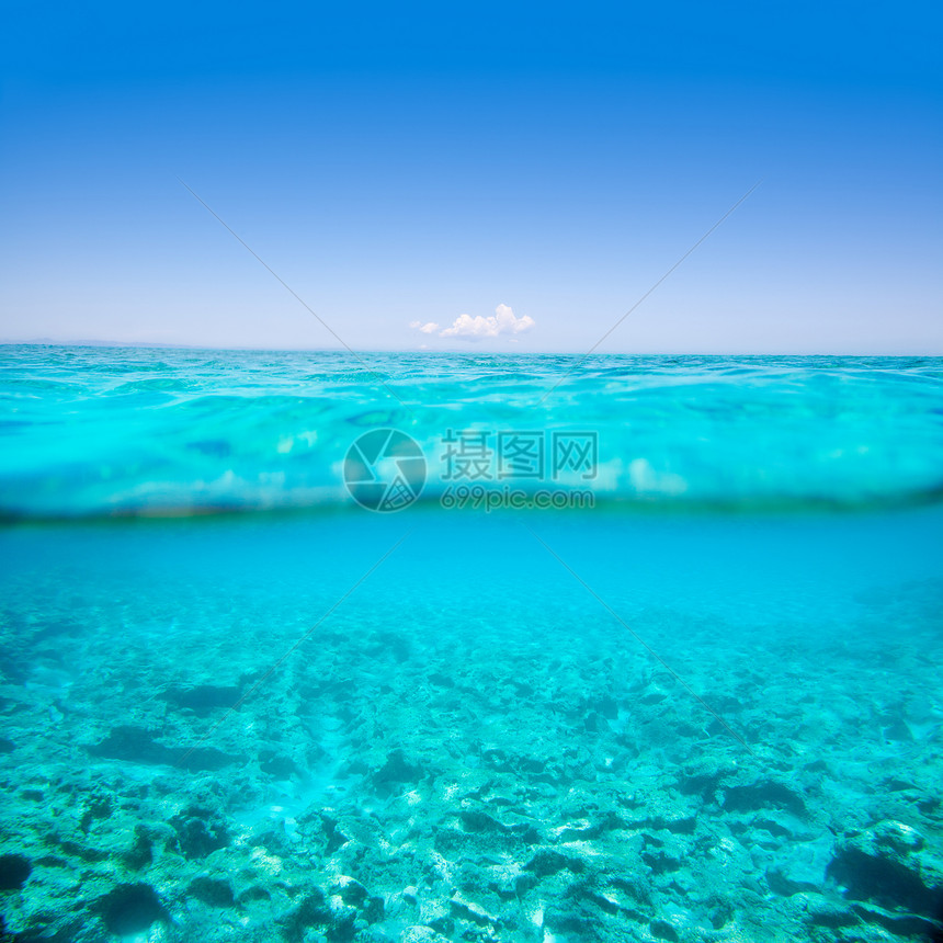 Beliaric群岛 松绿海在水外天堂海浪地标水线天空宏观海洋液体热带波纹图片