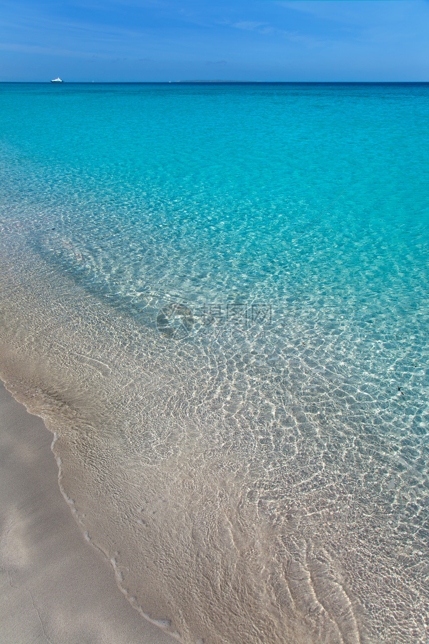 热带热带沙滩 有白沙和绿松石瓦特放松天空假期波纹支撑水晶太阳地标海洋晴天图片
