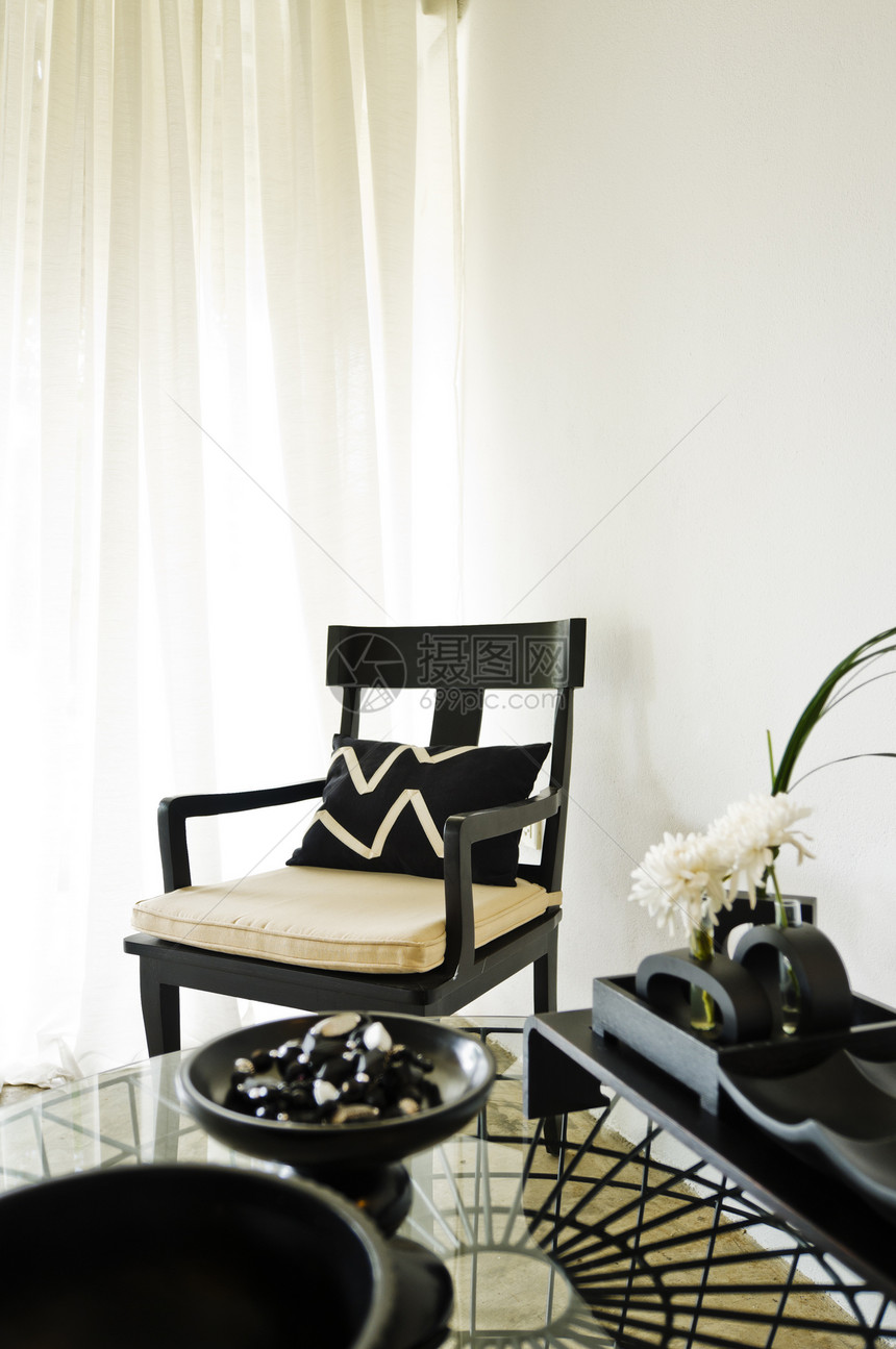 以黑色显示的当代座位组合奢华玻璃家具风格花朵花瓶房间住宅休息桌子图片