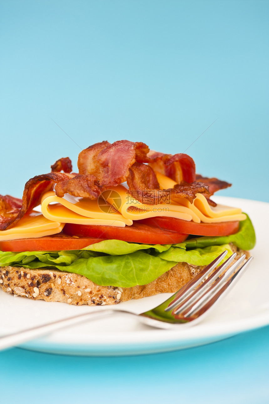 打开 blt 三明治猪肉午餐杂粮美食面包蔬菜餐具刀具小吃叶子图片