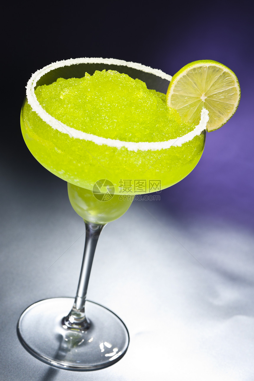 古典玛格丽塔酒鸡尾酒派对柠檬工作室茶点立方体水果果汁玻璃图片