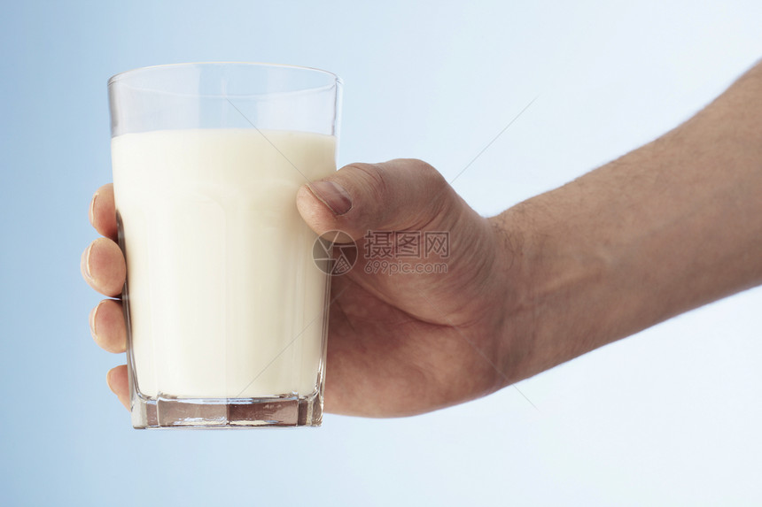 牛奶奶饮料玻璃白色图片