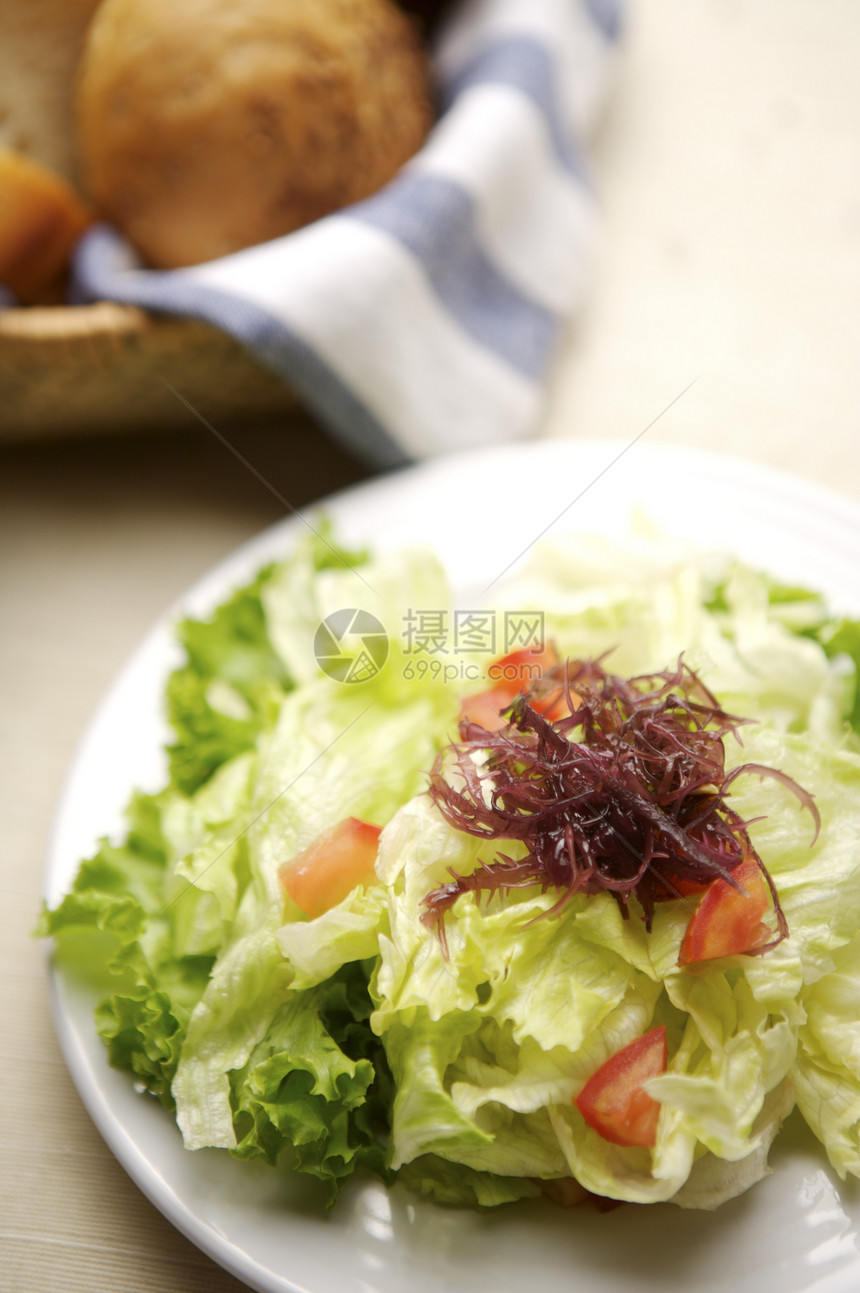 新鲜沙拉菠萝盘子美食生菜土豆草药烹饪素食者饮食生产图片