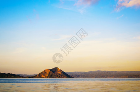 塔尔湖塔尔火山风景大雅台天空背景