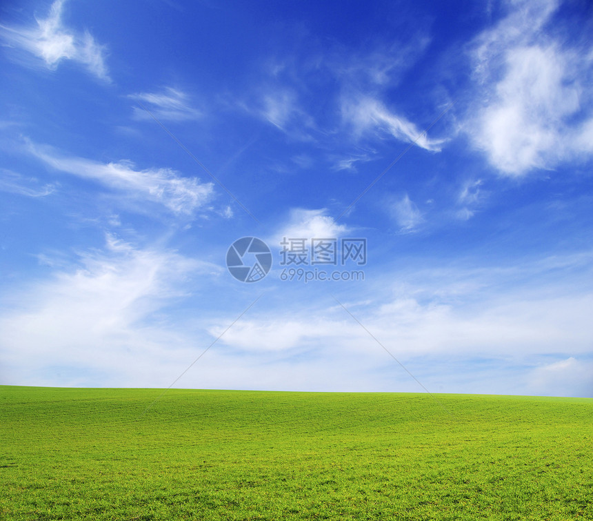 字段风景天气绿色土地阳光乡村场地季节远景全景图片