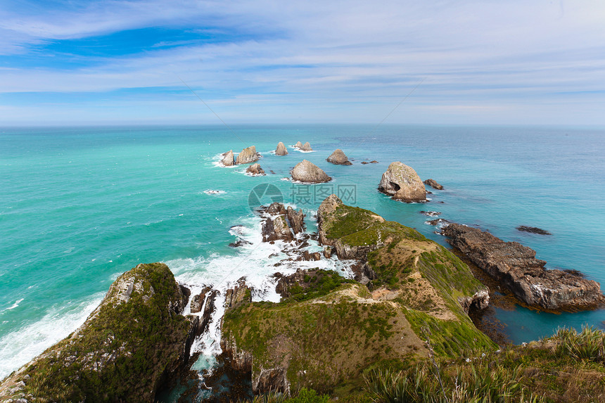 NZ Catlins海岸美丽的岩石岩砖点图片
