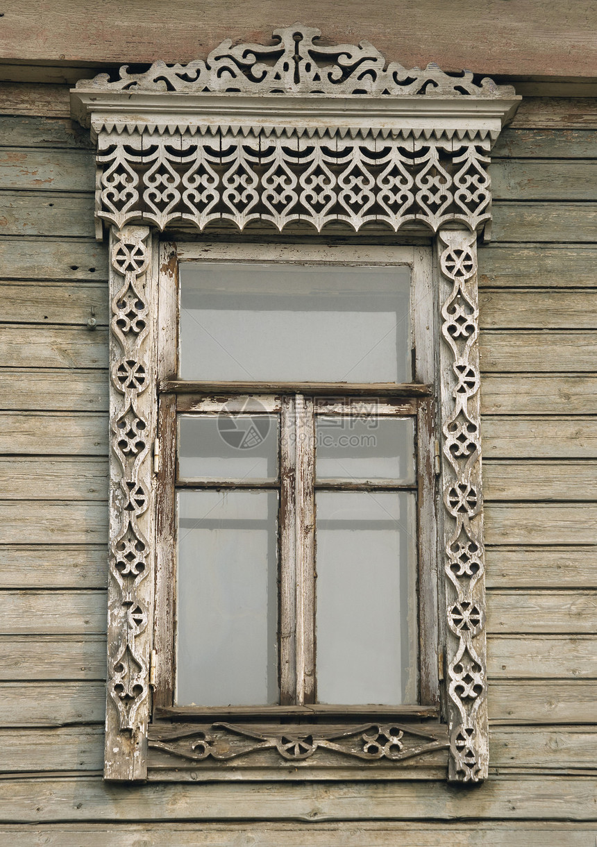 旧窗口玻璃雕刻木刻窗户房子灰色纹饰建筑镂空城市图片