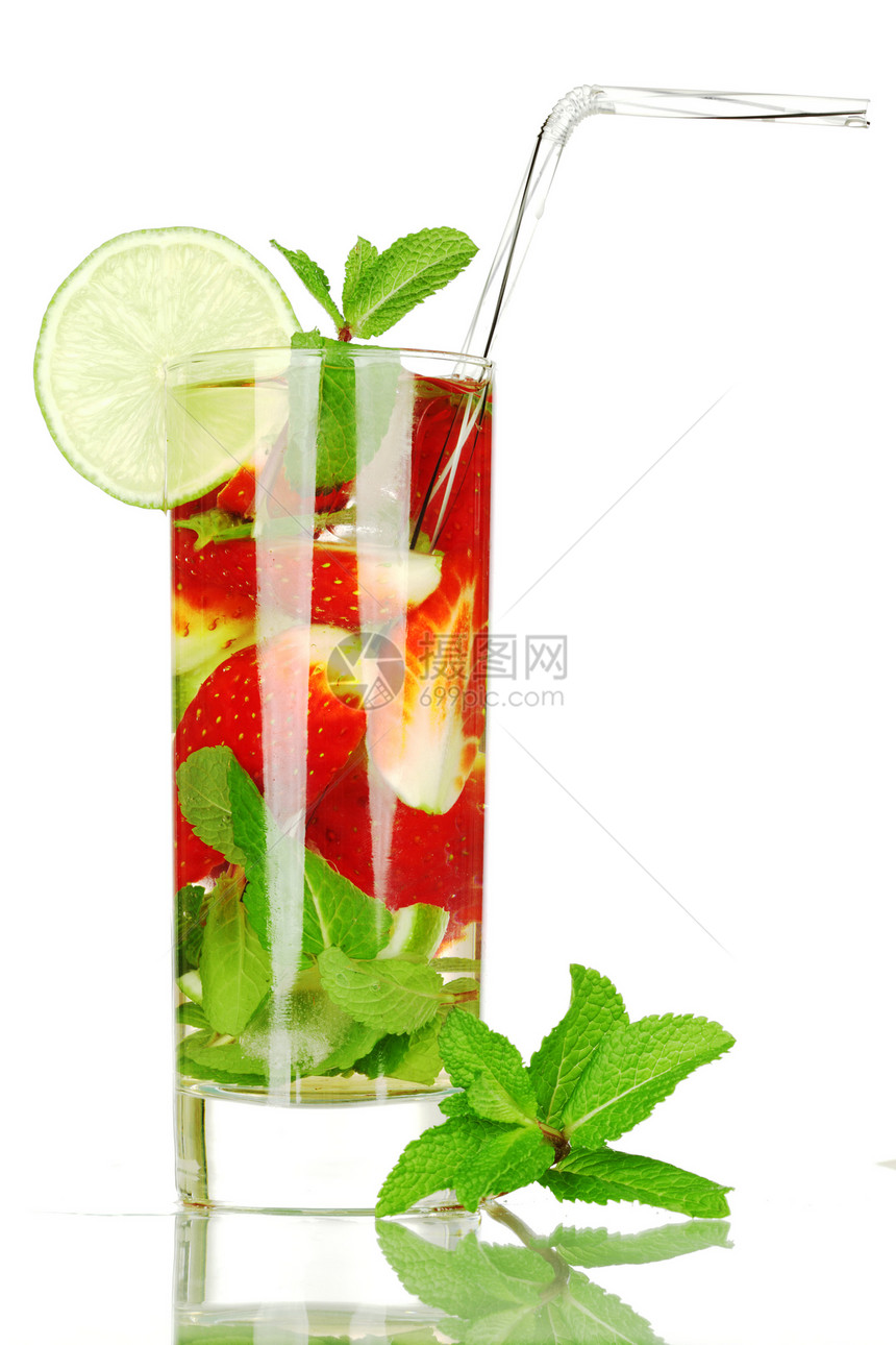 草莓莫吉托酒吧反射饮料食物柠檬玻璃酒精水果蓝色拉丁图片