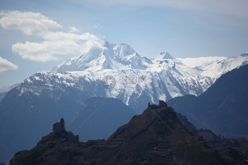 山上有高山全景冰川阳光风景旅行蓝色太阳阴霾滑雪季节图片