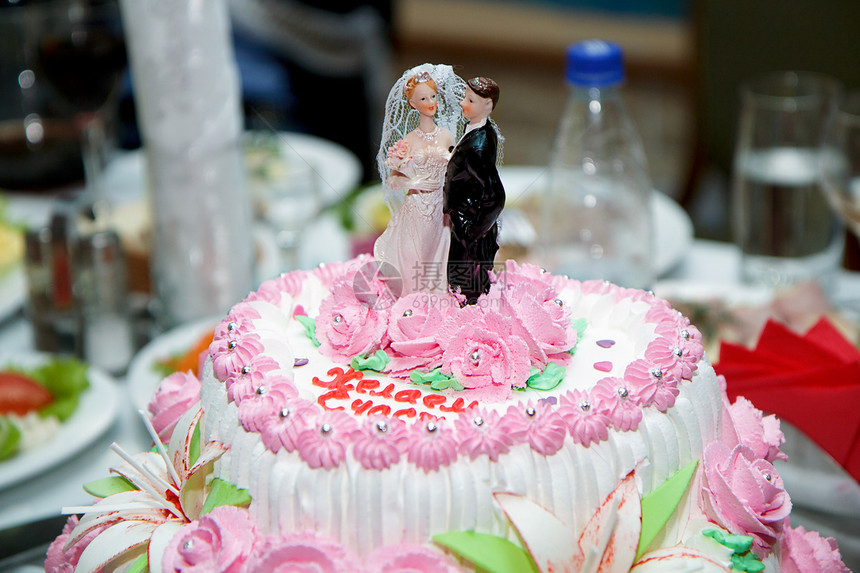 婚礼蛋糕雕像接待夫妇庆典幸福沙漠仪式糕点香草新娘图片