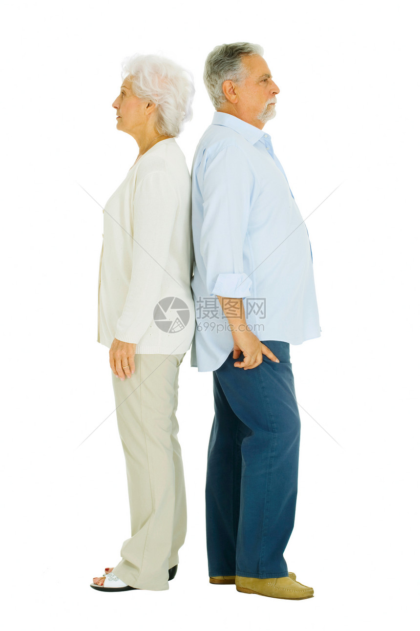 年老的情侣背对背夫妇成年人牛仔裤老年白色休闲装女士胡须男人夫妻图片