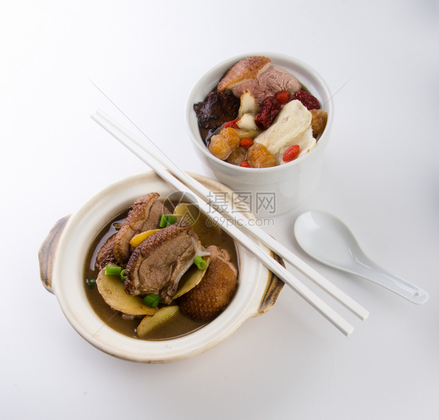 鸡肉汤和香草汤 在锅 中国食品风格蔬菜用餐餐厅格子烹饪蒸汽饮食传统土豆草本植物图片