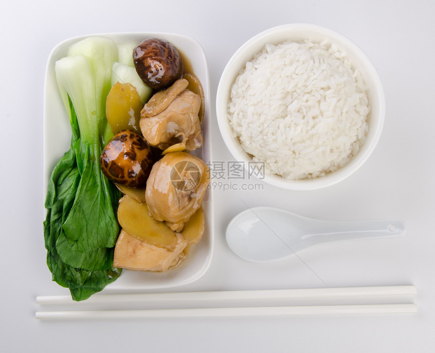 有大米和蔬菜背景的鸡肉胡椒猪肉格子传统土豆萝卜饮食蒸汽食物餐厅图片