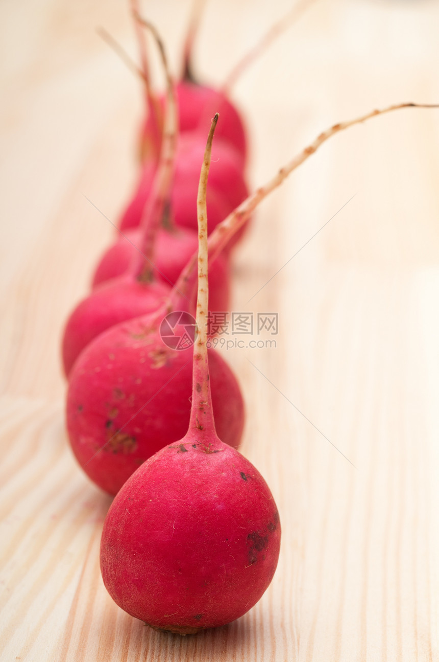 新的圆形沙拉红色蔬菜灯泡花园宏观小吃香料节食食物图片