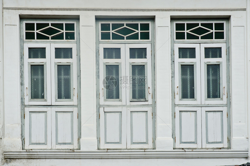 旧窗口住宅建筑学木头窗户风化古董文化白色财产房子图片
