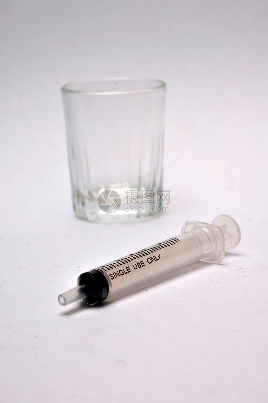 Syringe 赛林药物手术外科治疗康复宏观盐水治愈病人注射器图片