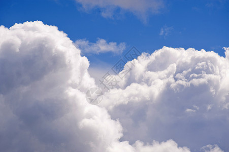 云天空雷雨白色空气天气太阳灰色雨云预报背景图片